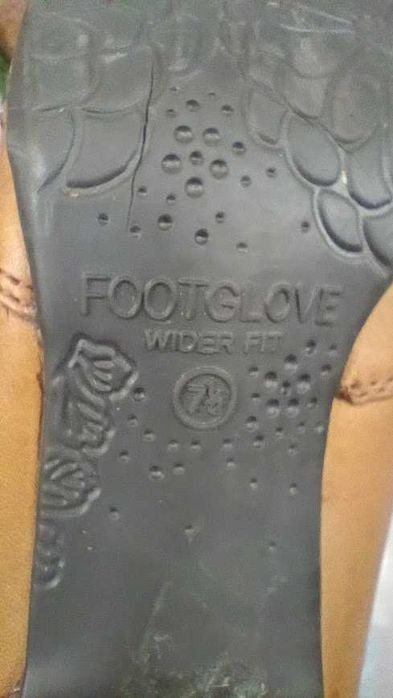 Brązowe czółenka Footglove Wider Fit – skórzane, klasyczne, 39/40
