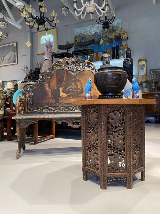 Antyczna oryginalna rzezboina lawka recznie malowana w stylu rokoko