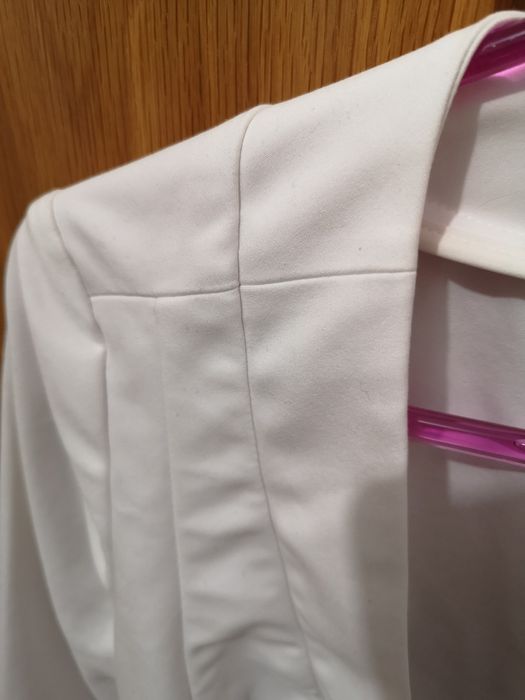 Blazer branco da Guess