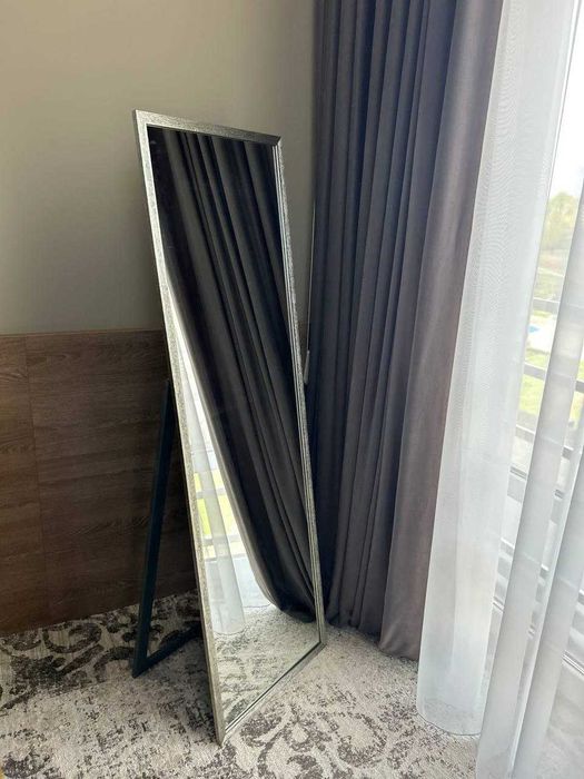 Дзеркало в рамці срібло. Зеркало в полный рост. Напольное/настенное