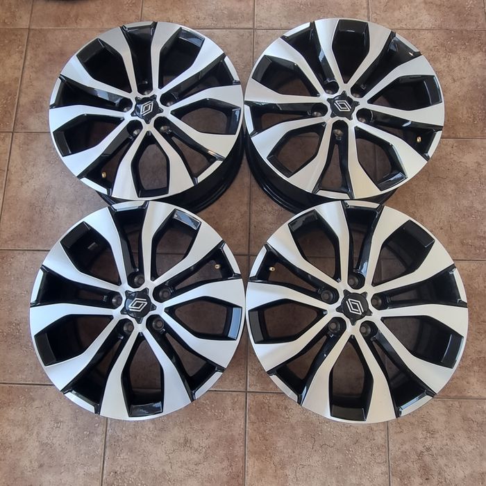 Диски Renault R17 5x114.3 7j ET43 ЦО66.1 оригінал стан нових