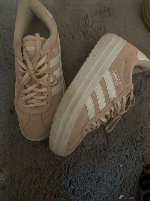 Buty trampki firmy adidas