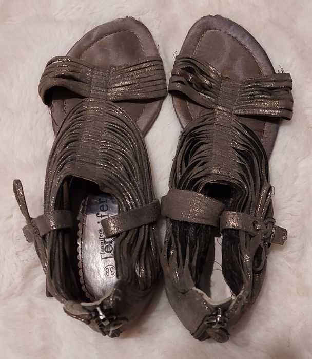 Sprzedam 2 pary butów sandałki rozm. 39