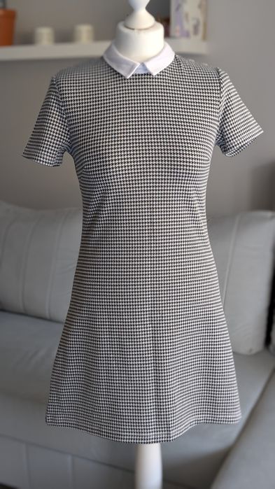 Czarno-biała klasyczna sukienka z białym kołnierzykiem S SniSay