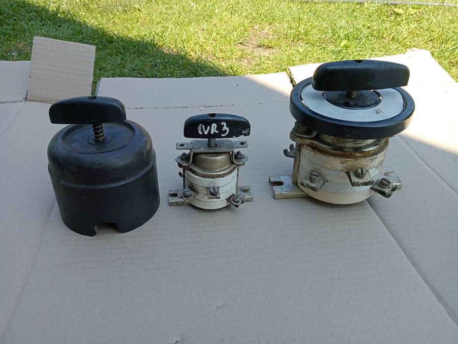 Starej produkcji włączniki kasetowe z epoki PRL Antyki