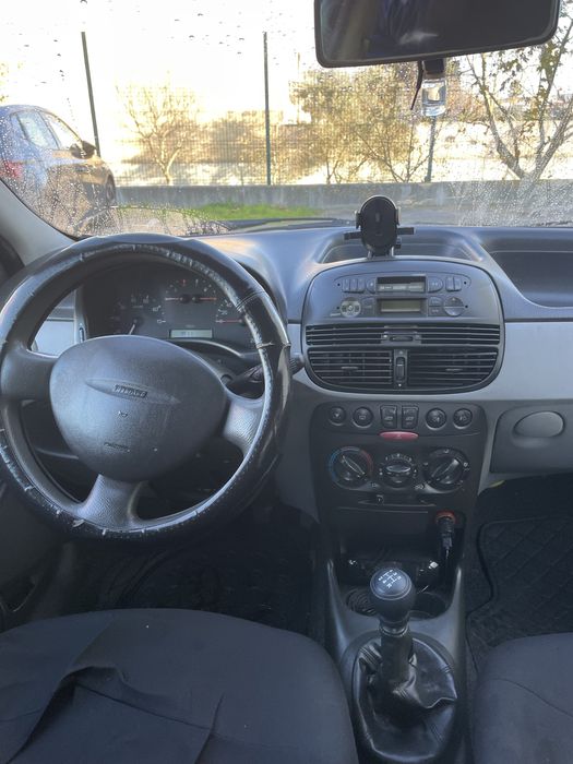 Fiat Punto Ano 2001