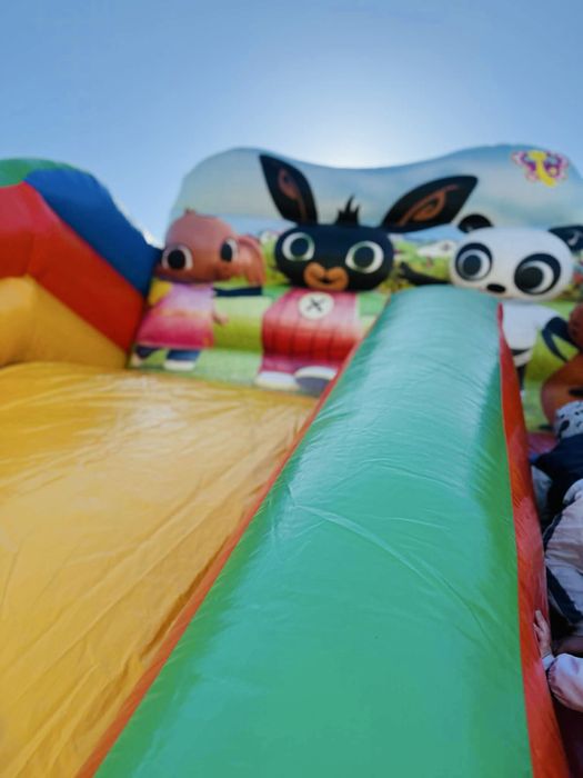 Dmuchaniec na wynajem bing