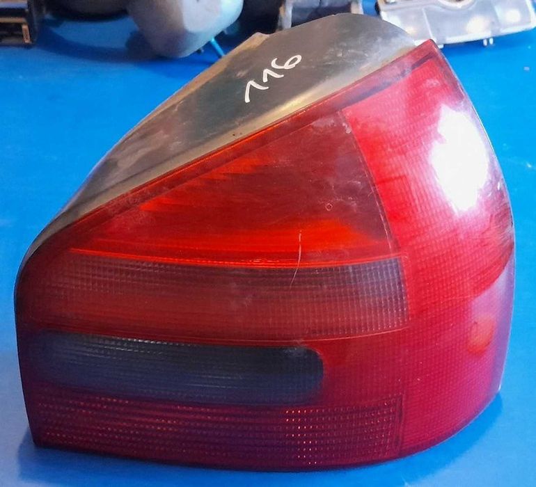 Lampa prawa przedlift tylna prawy tył Audi A3 8L przedliftem