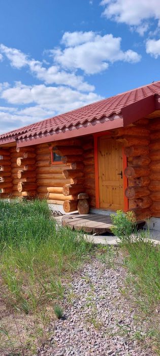 Продам ЗРУБ ( дерево кругляк тесаний вручну) 70м2