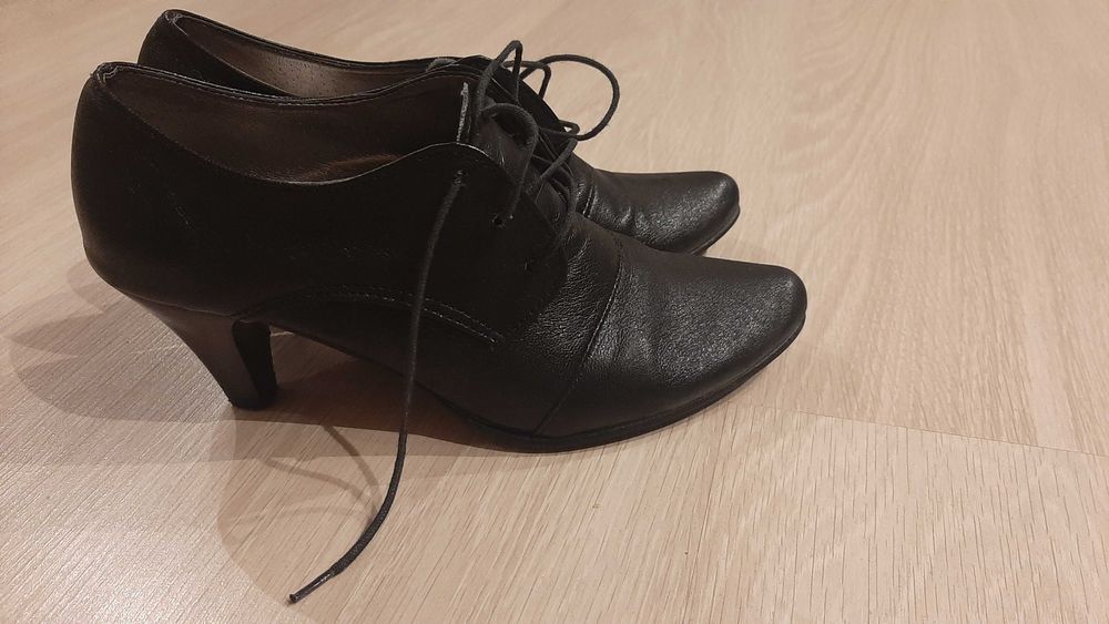 Czarne czółenka 33,5, dł. wkładki 22 cm