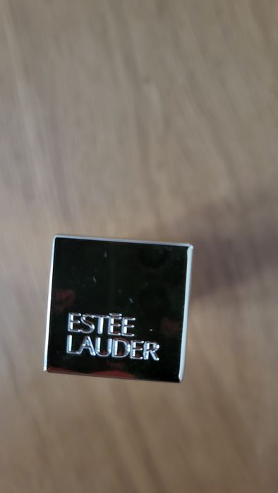 Pomadka Estee Lauder