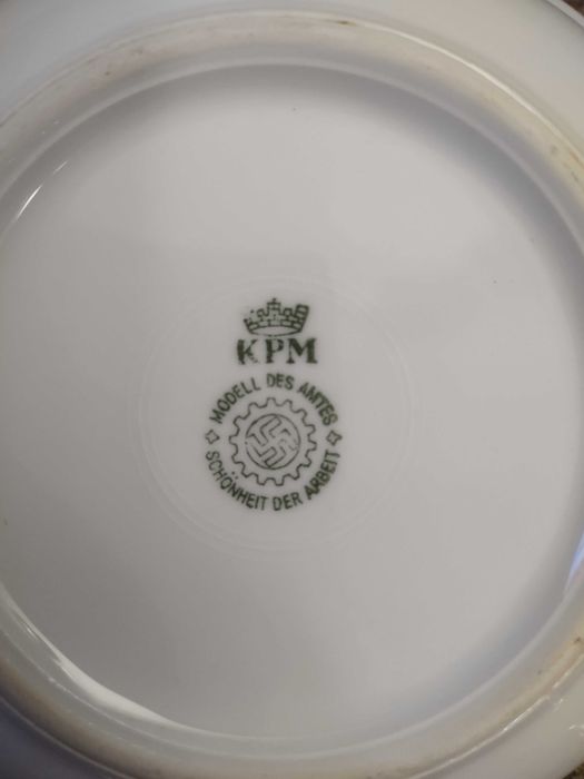 Talerzyk kantynowy KPM Modell des Amtes