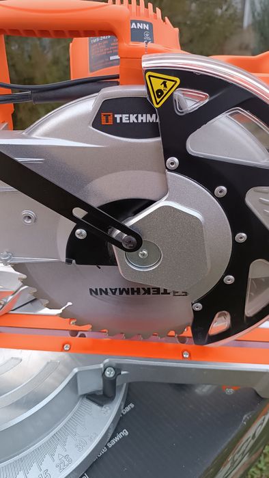 ПИЛА торцовочная TEKHMANN TMS-2425