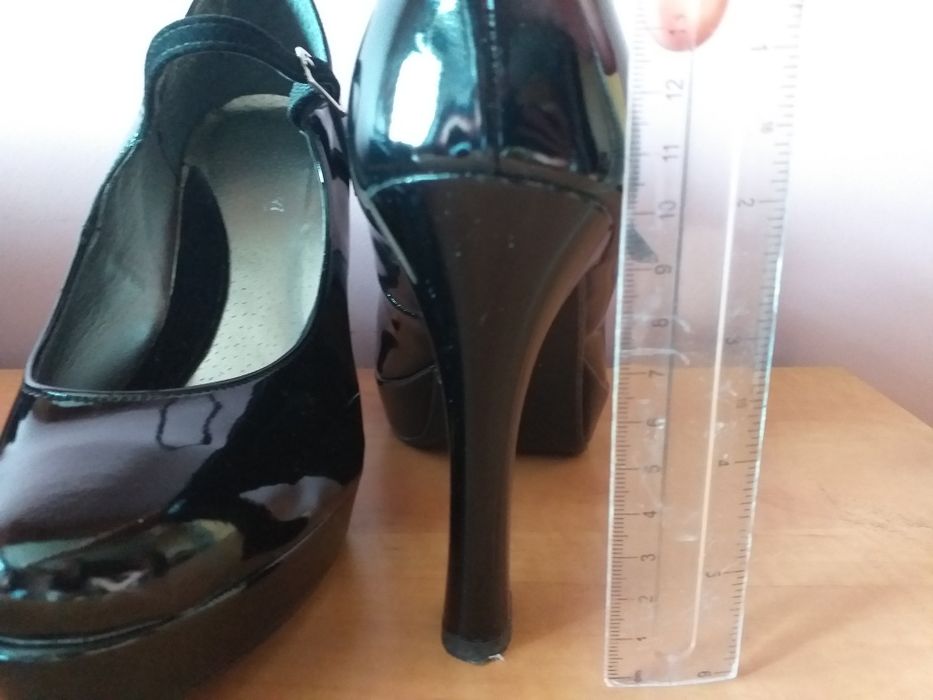 Buty Czółenka Czarne szpilki Skóra lakierowana Goth/Rock