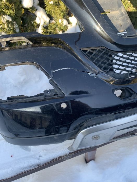 Передний бампер на восстановление битий