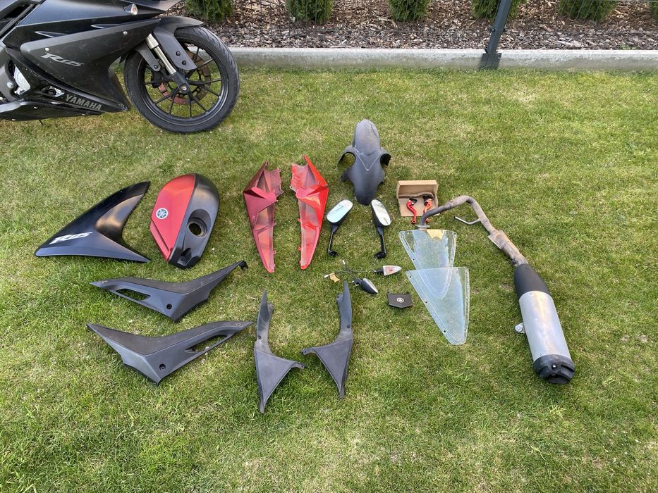Czesci owiewki plastiki yamaha yzf r125 tlumik szybka bak