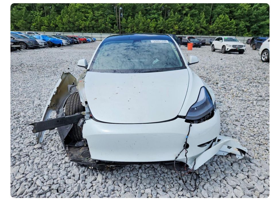 Tesla Model 3 / 2023