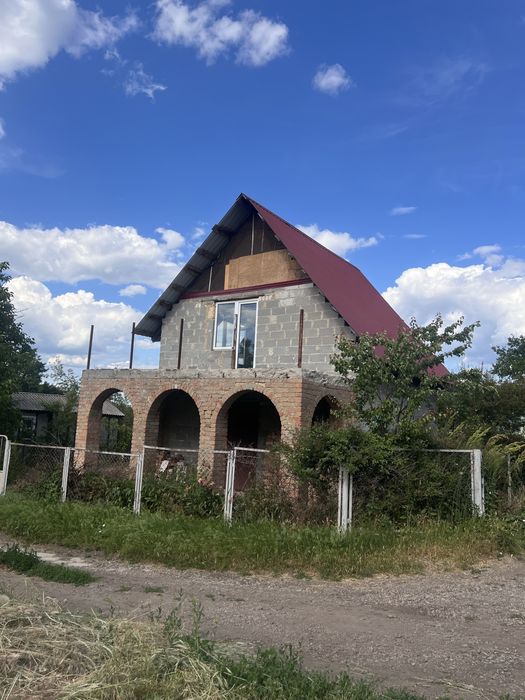Продаж дачі біля води