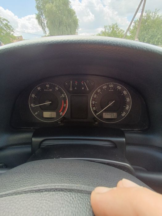 Skoda Superb 1.8 турбо газ-бензин