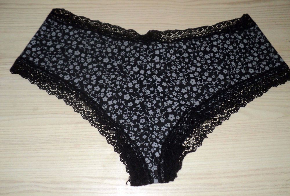 Damskie majtki George roz. 44 XXL