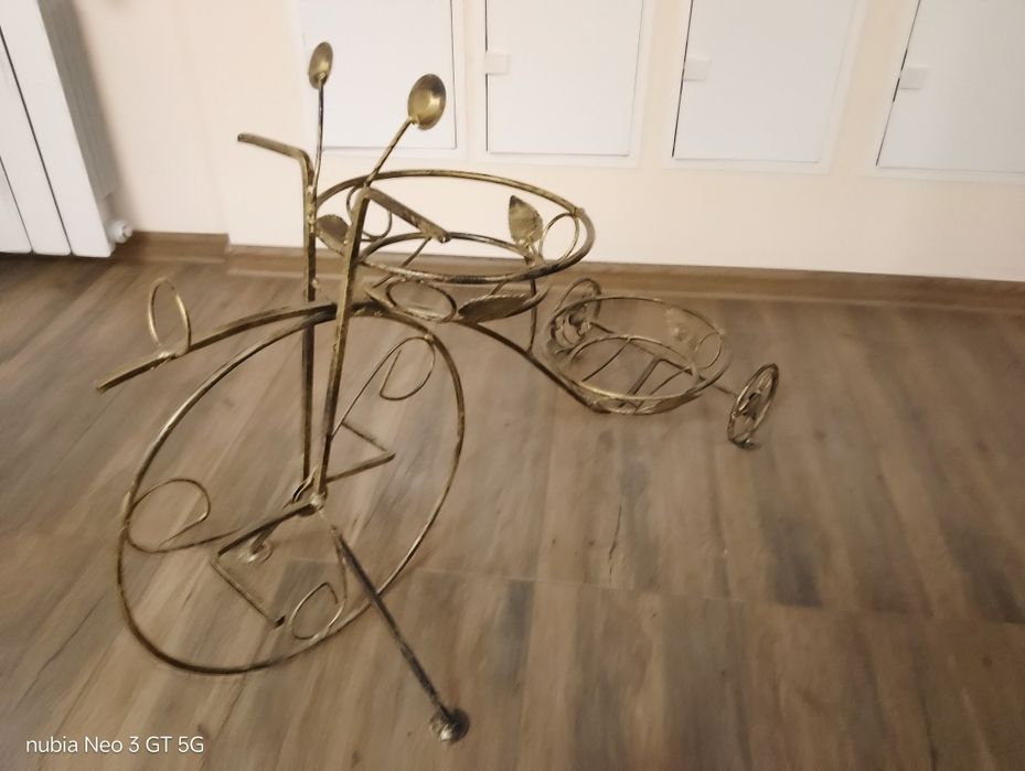 Подставка для вазона.