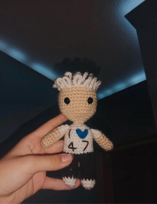 Maskotka na szydełku rapera oki jeżyk 47 handmade crochet