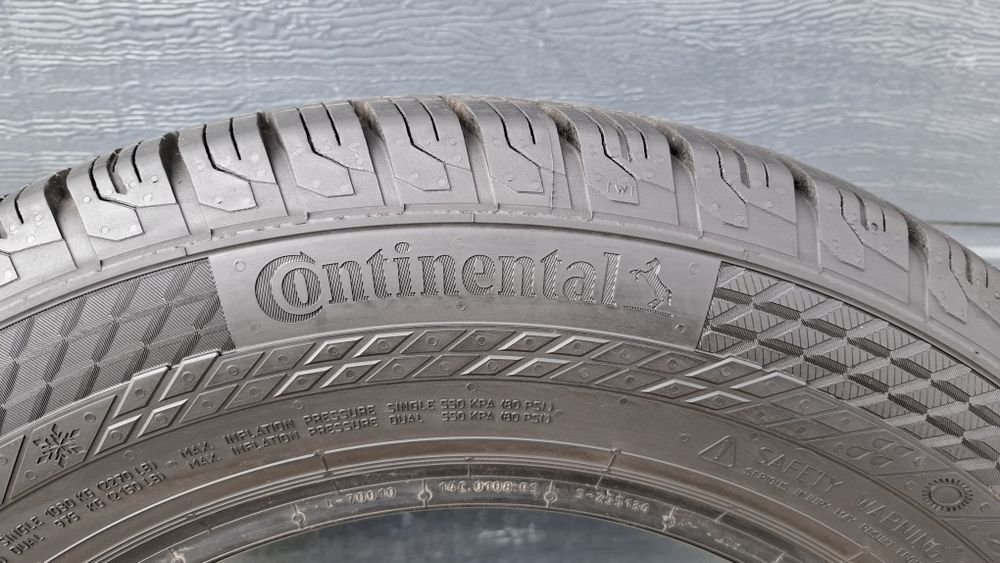 Continental 215/65 R16 C VanContact 4Season