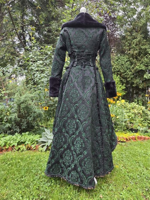 Gotycki płaszcz bawełniany z zielonymi wzorami romantic goth