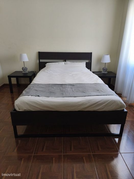 Moradia T5 com terraço e varanda em Óbidos