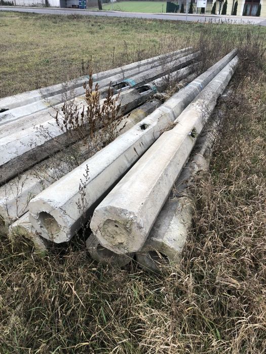 Słupy betonowe , latarnia uliczna , słupy energetyczne
