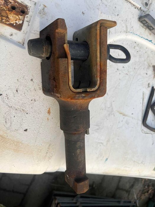 Hak zaczep przedni DAF