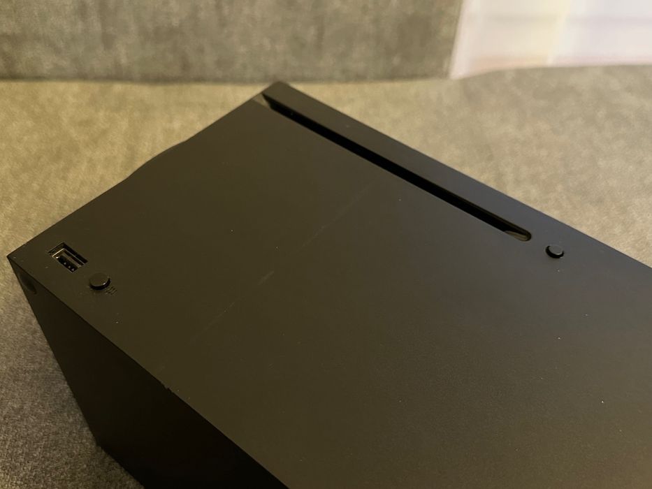Xbox Series X 1TB + pady