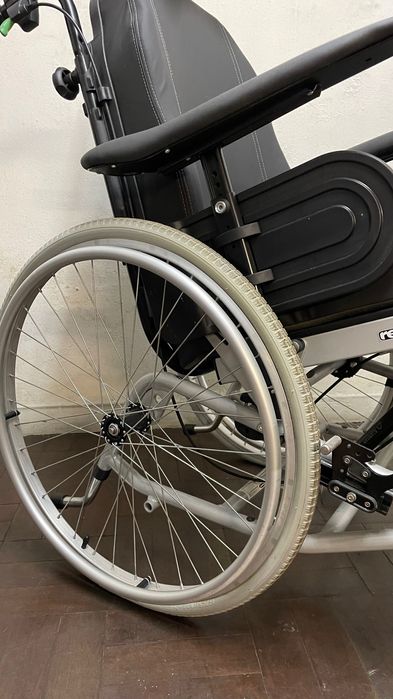 Cadeira de rodas REA Clematis