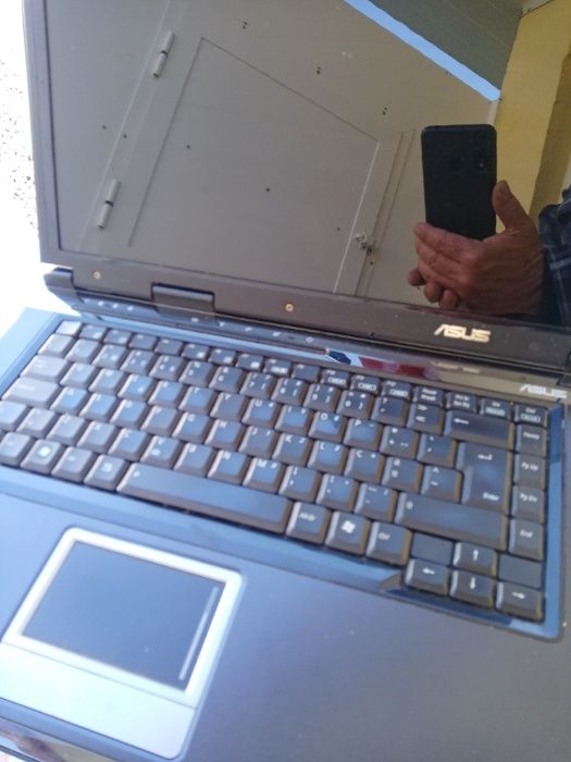 portatil a funcionar falta a tampa da bataria