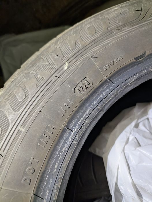 Шини Dunlop Sport BluResponse 195/65 R15 91H Коплект 4шт майже нові