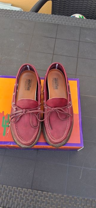 Sapatos apache como novos