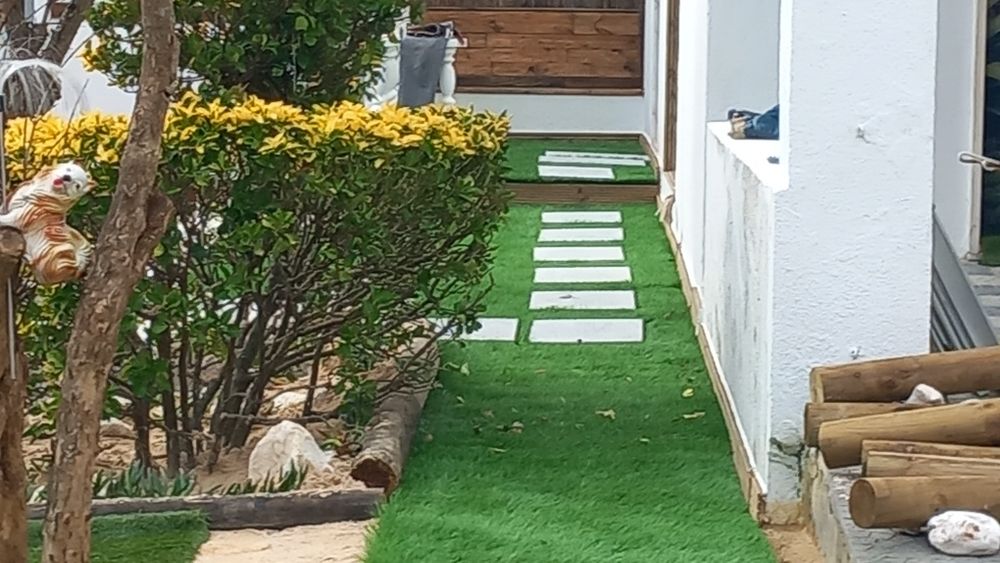 Quartos muito acolhedor situado numa zona tranquila com parque infanti