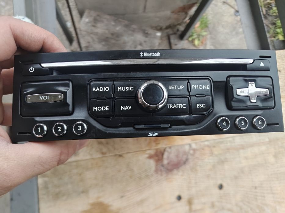 Продам автомагнитолу Peugeot RNEG с навигацией.