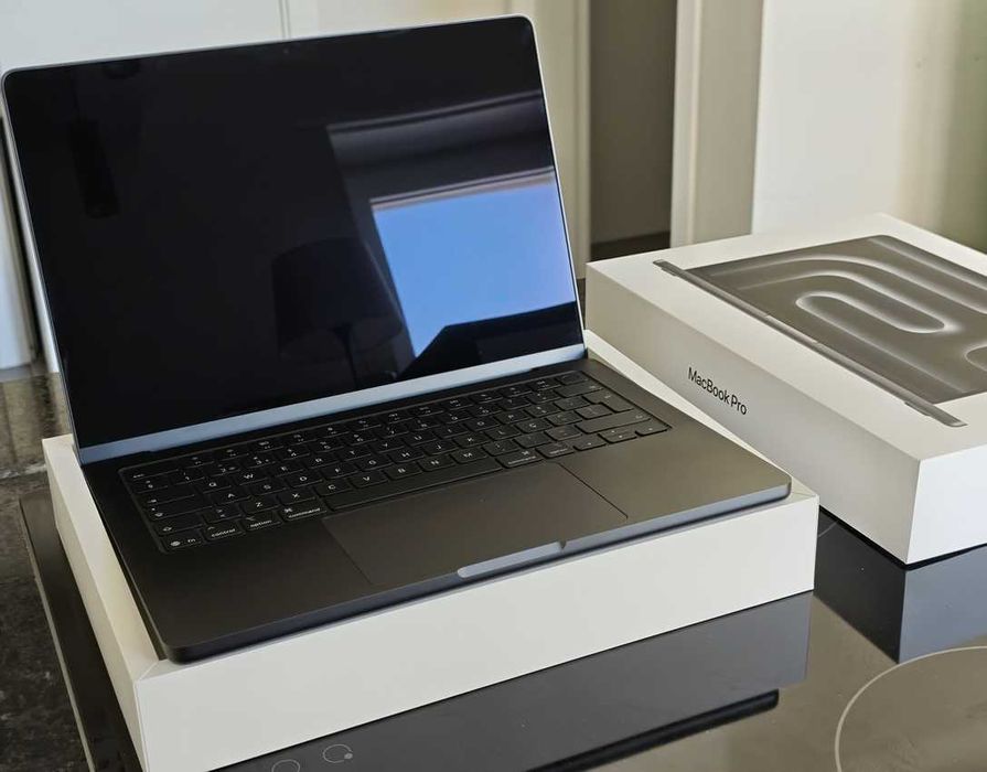 Macbook Pro (M5 Pro) 24GB
