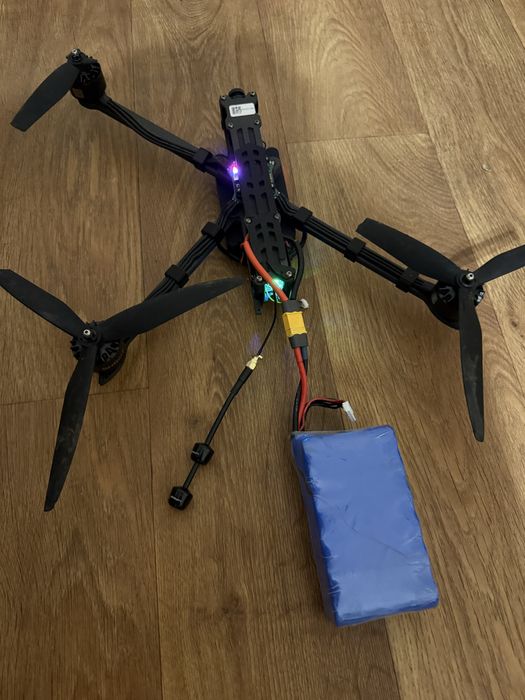 FPV з Raspberri Pi 4B — 10 дюймів, робочій, на запчастини чи ремонт.