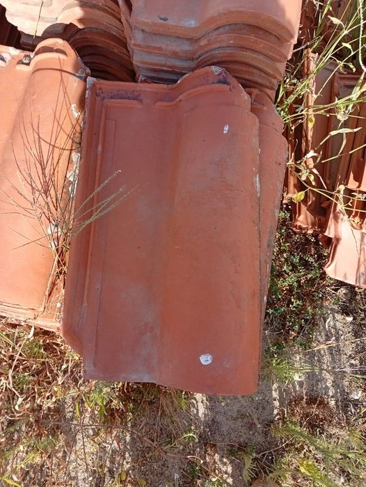 Telhas antigas para ajudar quem precisa