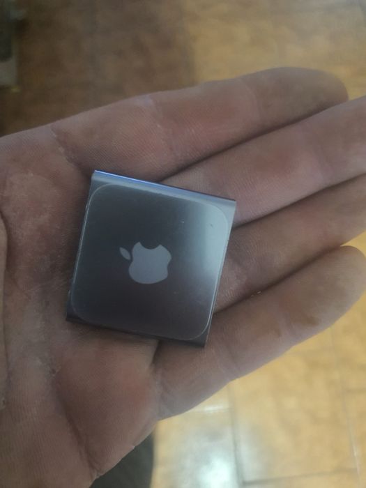 MP 4 używane apple sprzedam z ładowarką