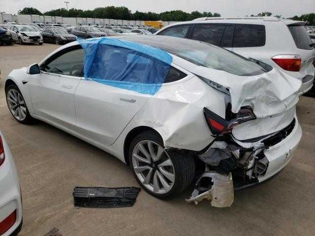 Tesla Model 3 четверть