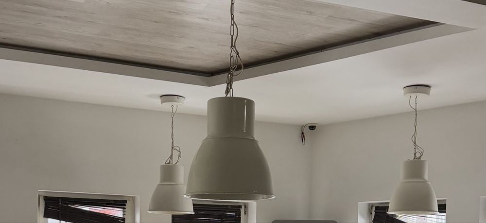 Lampy wiszące kremowe