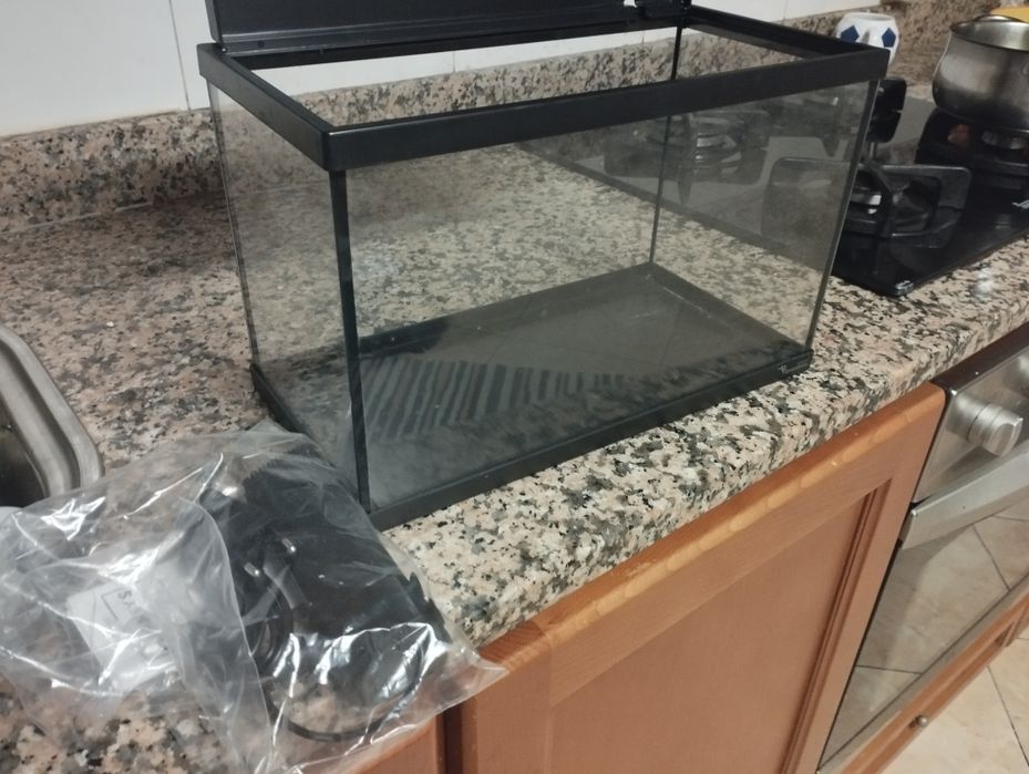 Vendo aquário novo