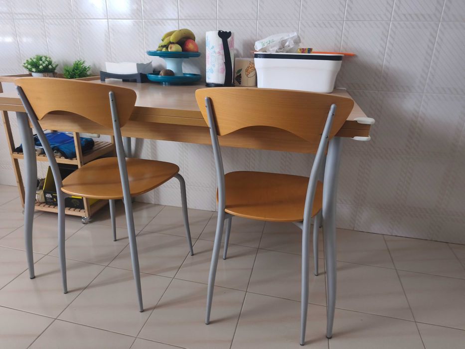 Mesa de cozinha extensivel com 2 cadeiras