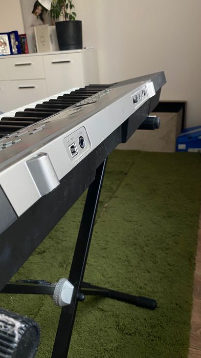 Синтезатор Casio LK-240 з підсвічуванням клавіш (для навчання)