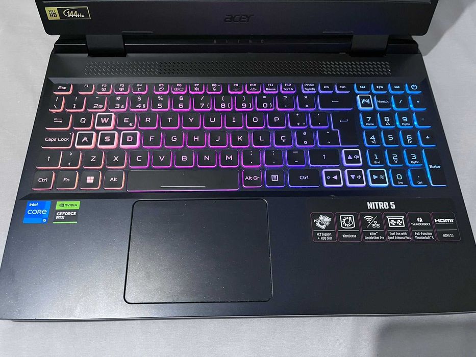 Laptop Gaming com caixa