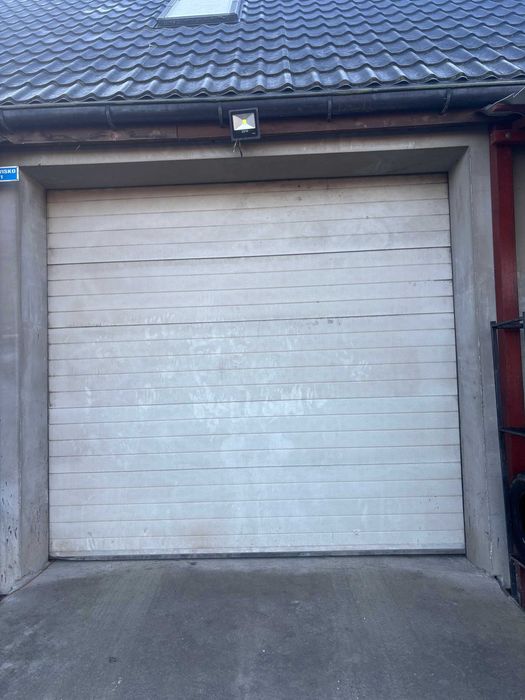 Brama wjazdowa do budynku