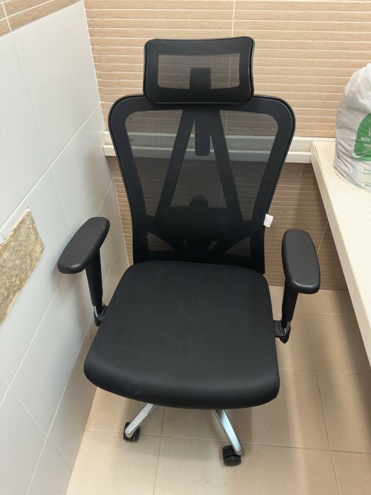 Cadeira de Escritório Ergonómica Premium – Muito Confortável | Excelente Estado